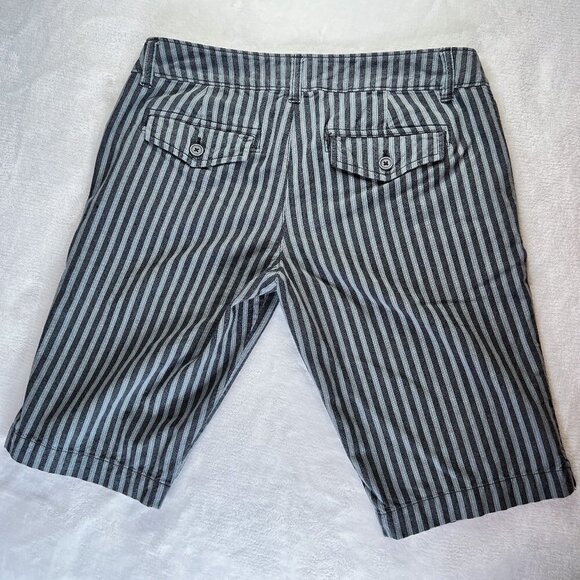 Women's Lilu Brand Bermuda Shorts | Gray Striped | Size 5 | 100% Cotton - Picture 2 of 13